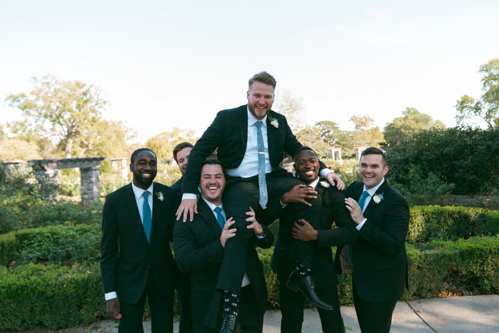 groomsmen photos at loose park in kansas city